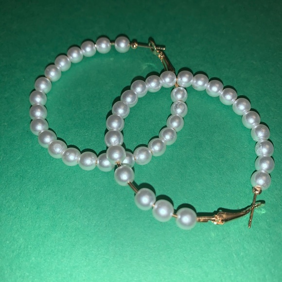 Retro Circle Pearl Earrings Hoop - Picture 3 of 3